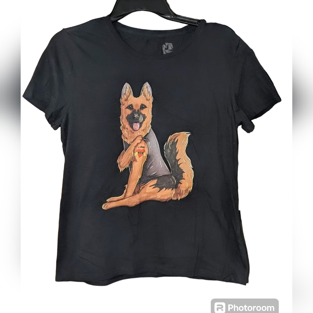 Dog "Mom" German Shepherd Black T-Shirt Women's Medium